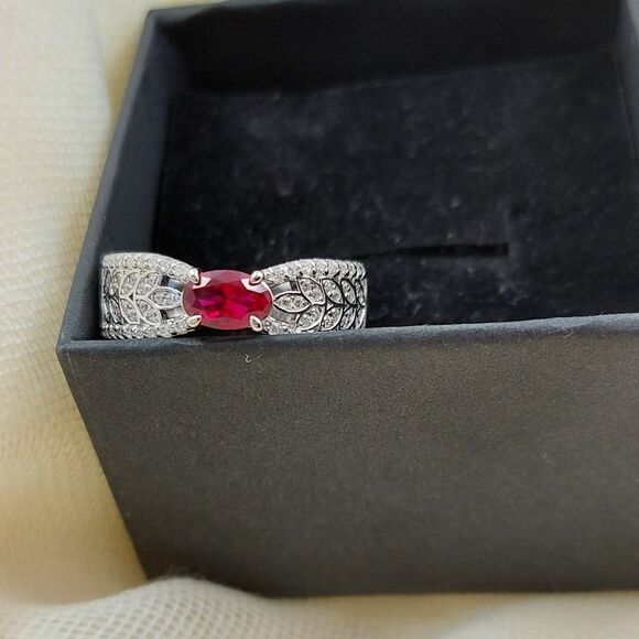 925 Sterling Silver Ruby Wreath Ring - Picture 13 of 13